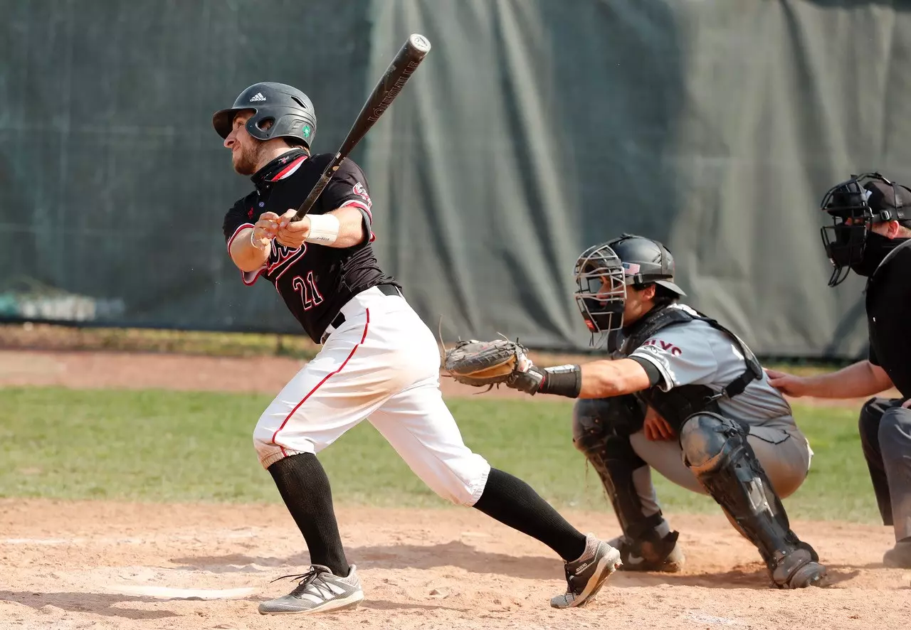 Dr Maxwell Warren playing college baseball before becoming a sports chiropractor in Naperville